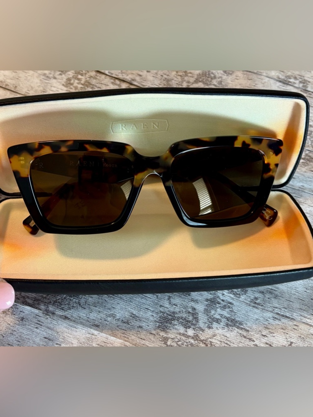 NEW w/Box and Case Authentic RAEN Keera Tortoiseshell Square Sunglasses - Picture 6 of 10